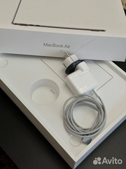 Ноутбук Macbook Air M2 2022 8 CPU 10 GPU 8/512 Gb