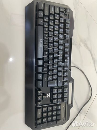 Игровая клавиатура и мышь