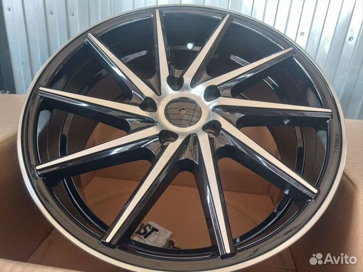 Vossen (Тайланд) r-17 (5x112) новые 4 шт