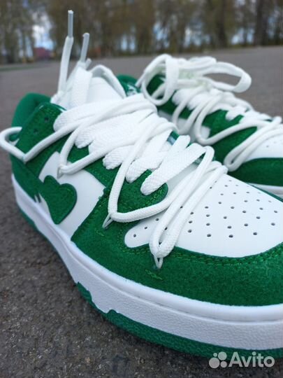 Кроссовки новые