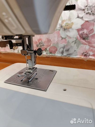 Швейная машина Janome 2041s