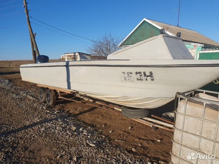 Лодка тунец