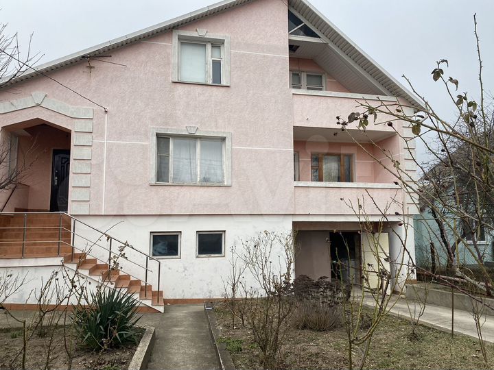 Дом 280 м² на участке 5 сот.