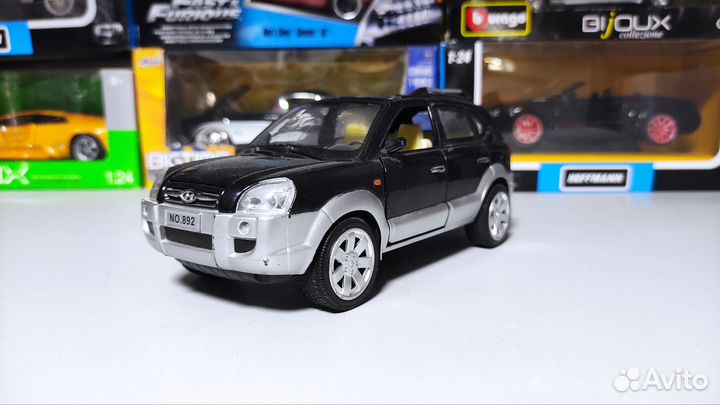 Инерционная машинка 1:24