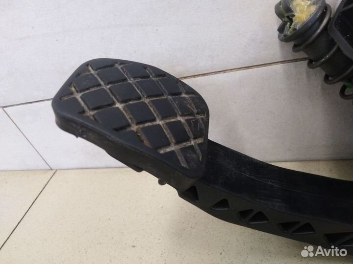 Педаль сцепления Jetta 2006-2011