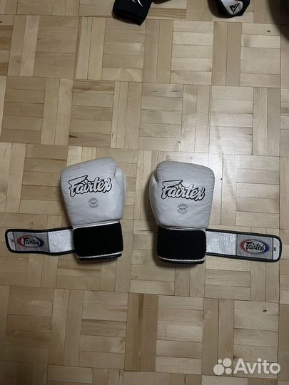 Боксерские перчатки Fairtex