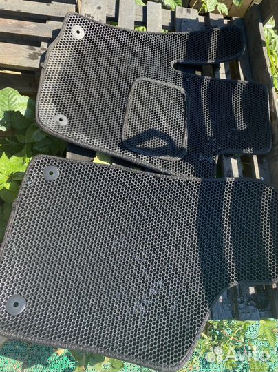 Продам коврики на skoda rapid