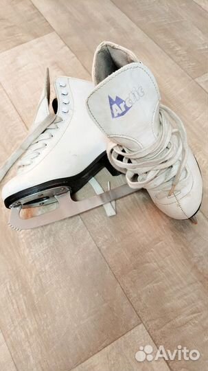 Коньки фигурные 35размер