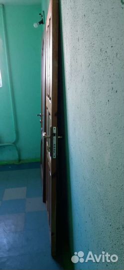 Дверь входная деревянная бу