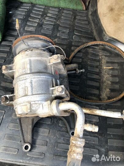 Компрессор кондиционера Mitsubishi 4D56