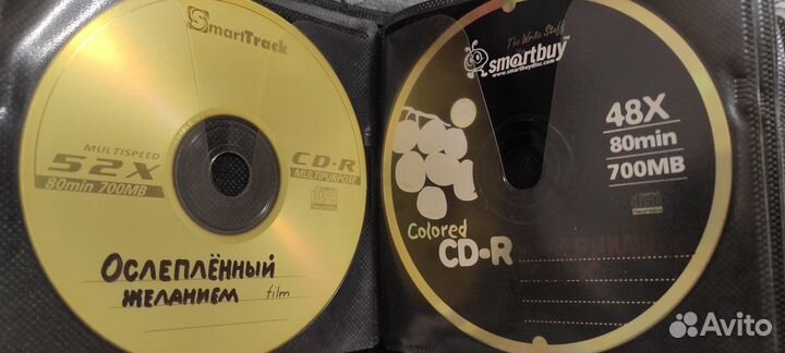 Диски DVD и CD с музыкой, фильмами, играми