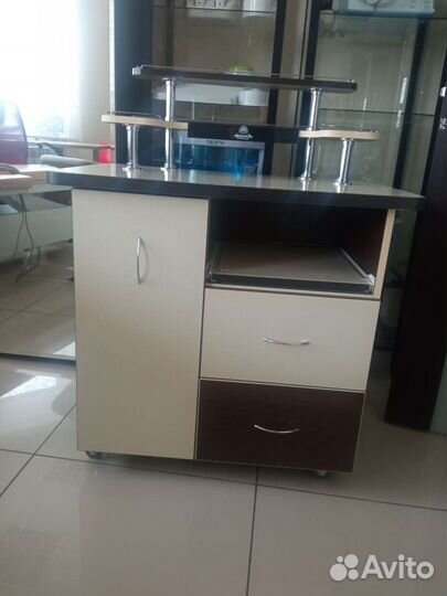 Столы для маникюра,компьютера бу