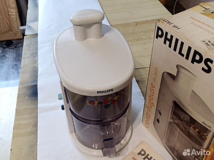 Соковыжималка Phillips HR2823