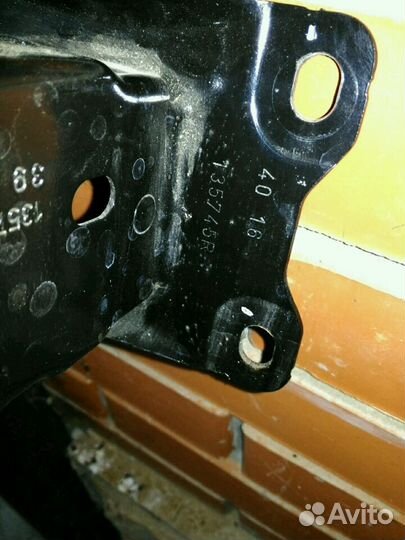 Усилитель заднего бампера Шкода Октавия 2016 года