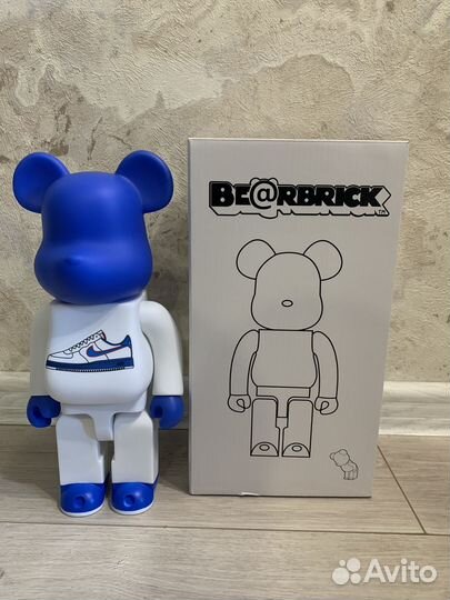 Мишка Nike Bearbrick