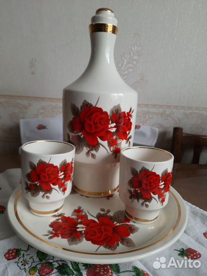 Графин со стаканами на подносе, торг