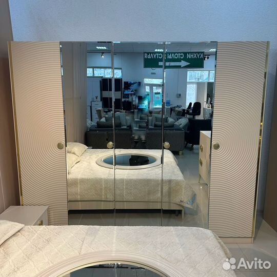 Спальный гарнитур 