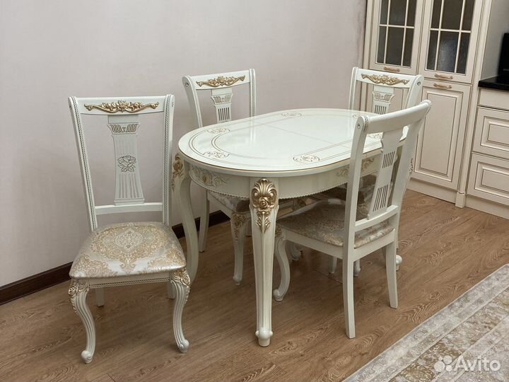 Столы и стулья