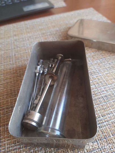 Стерилизатор металлический с шприцем