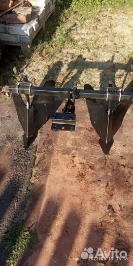 Продам новый двух рядный окучник