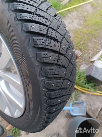 Goodyear Ultragrip Ice Arctic 185/60 R15