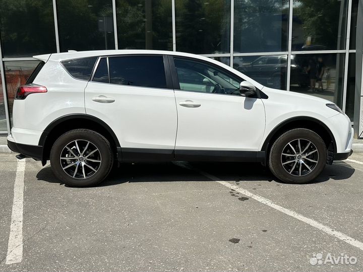 Toyota RAV4 2.0 CVT, 2017, 70 500 км