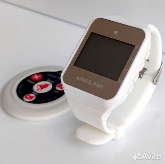 Комплекты вызова персонала: кнопка вызова и часы