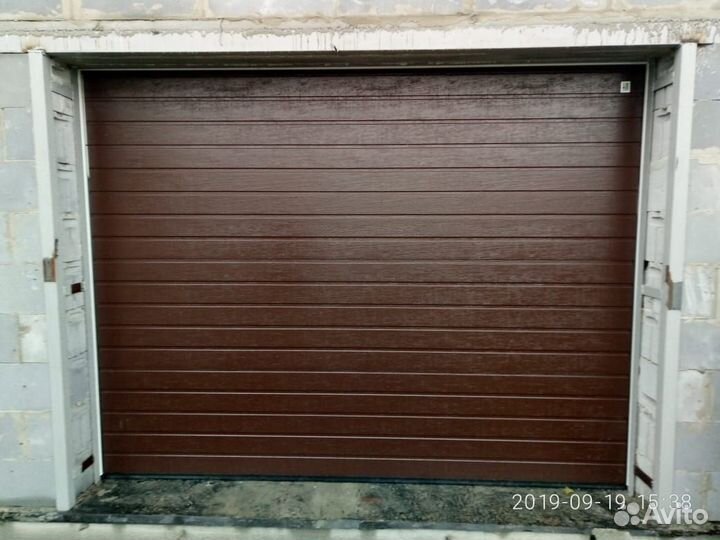 Секционные ворота