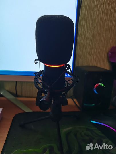 Студийный микрофон