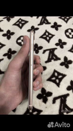 Телефон iPhone 8 plus