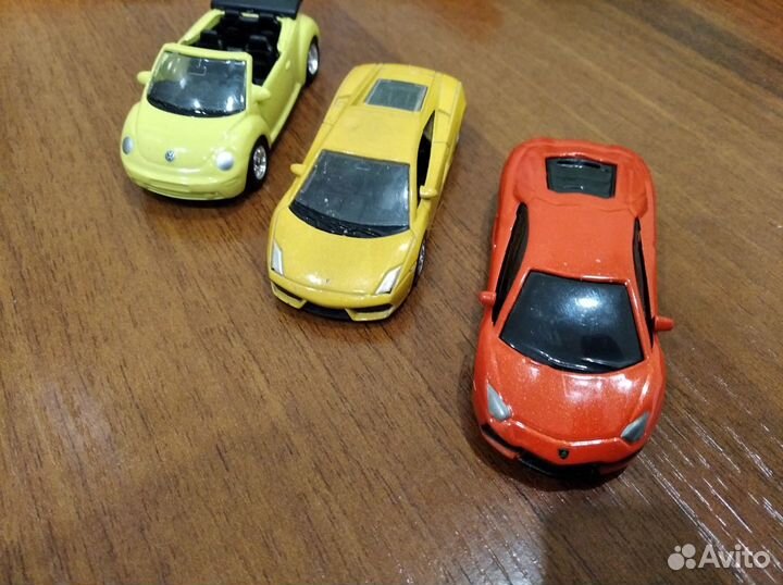 Машинки 1:64