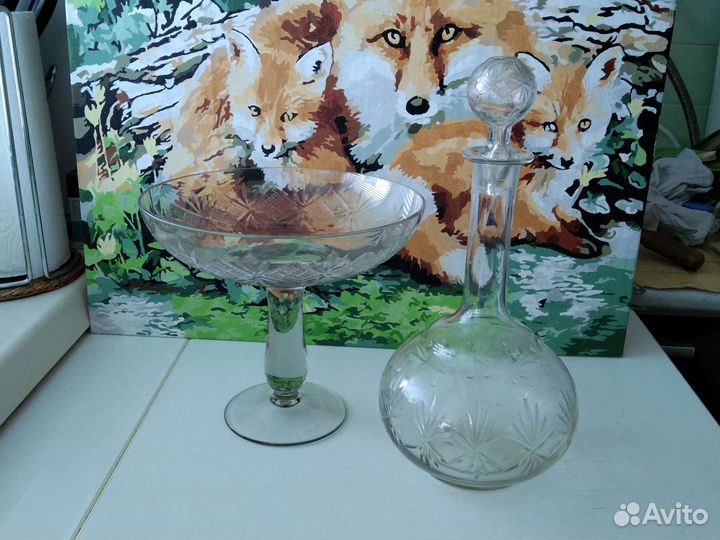 Старинные вазы и графин