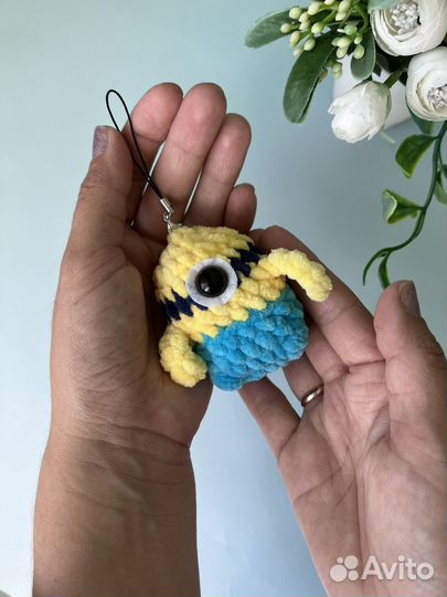 Вязаные брелки плюшевые ручная работа к
