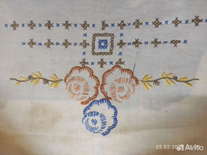 Винтажная скатерть с вышивкой