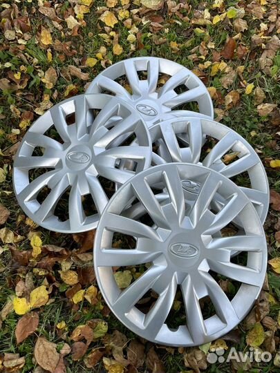 Колпаки ориг на vesta r15