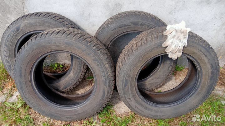 Kumho I'Zen KW22 215/65 R16 98T