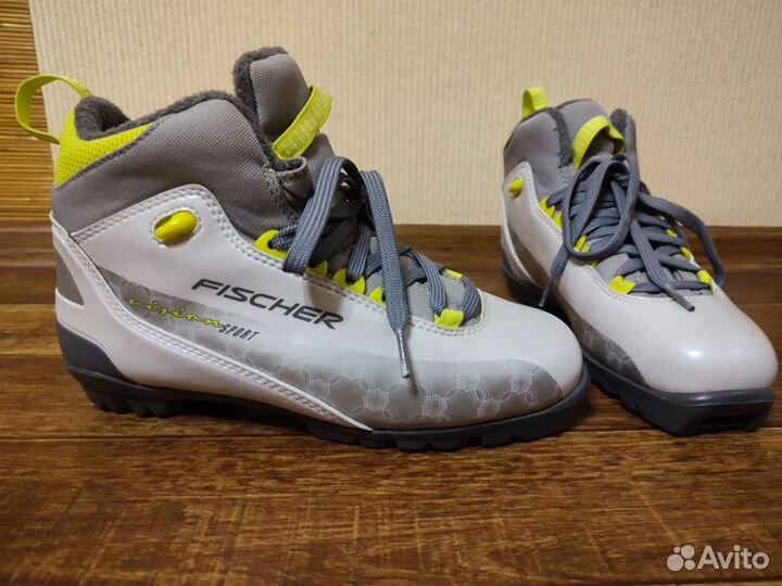 Лыжные ботинки 