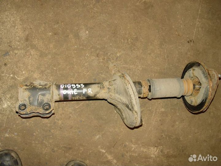 Передний амортизатор Mitsubishi Outlander 06г