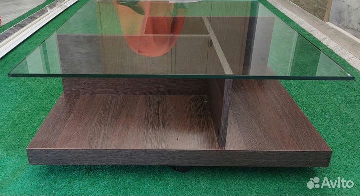 Журнальный столик