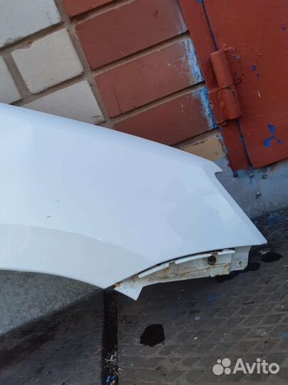 Крыло переднее правое калина