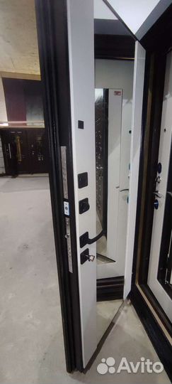 Дверь входная металлическая