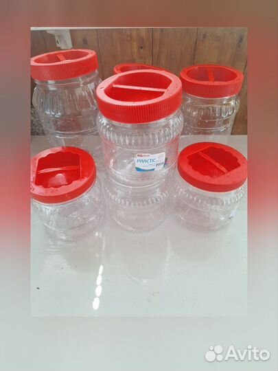 Пластиковые банки 7 шт