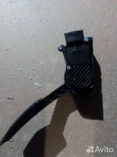 Педаль газа Салон Приора Калина гранта нива