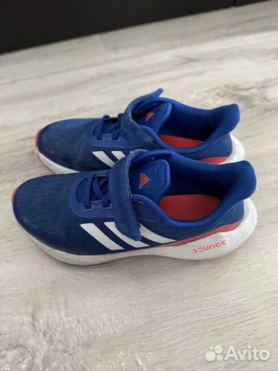 Кроссовки adidas для мальчика 36-37