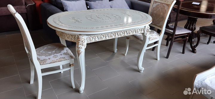 Обеденные столы