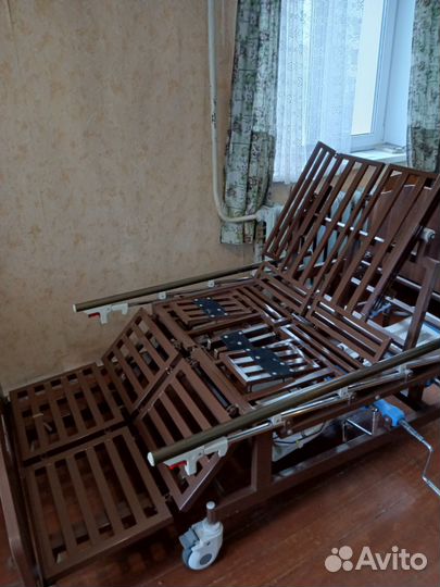 Медицинская кровать для лежачих больных
