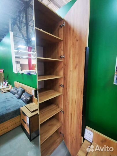 Шкаф двустворчатый