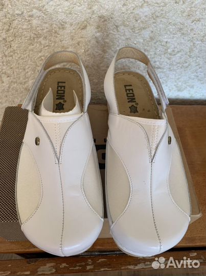 Сандали Leon женские