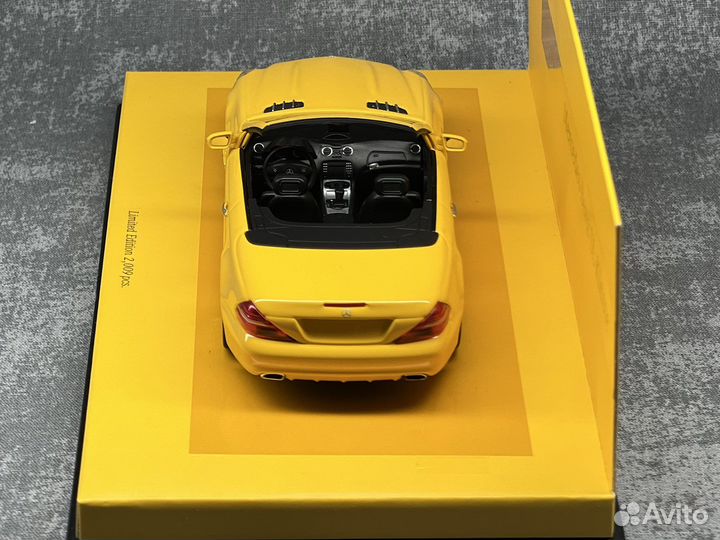 Модель mercedes sl 1/43 minichamps