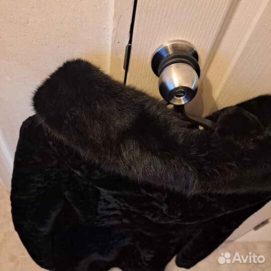 Шуба мутоновая с капюшоном